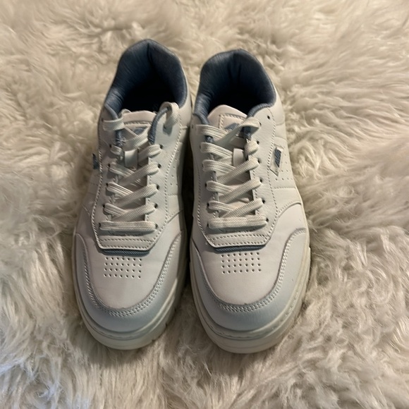 White leather never worn. Just tried on walked through house but were too big - Picture 2 of 6